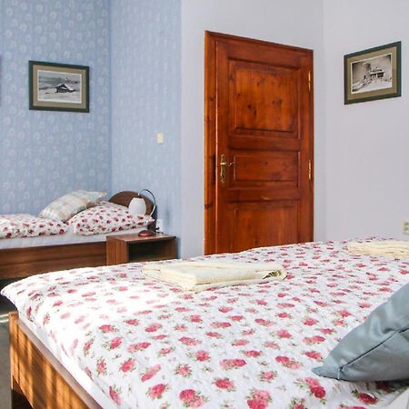 Mini Hotel Abraka & Apartments チェスキー クルムロフ エクステリア 写真