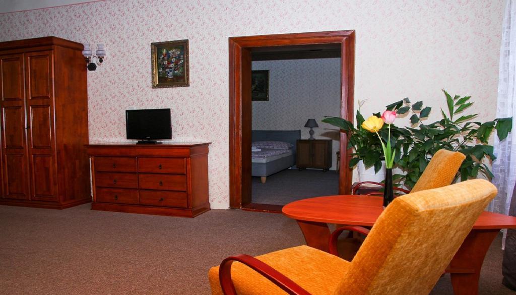 Mini Hotel Abraka & Apartments チェスキー クルムロフ エクステリア 写真
